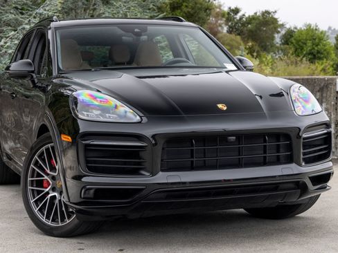 Certified 2023 Porsche Cayenne GTS AWD/4WD image 9