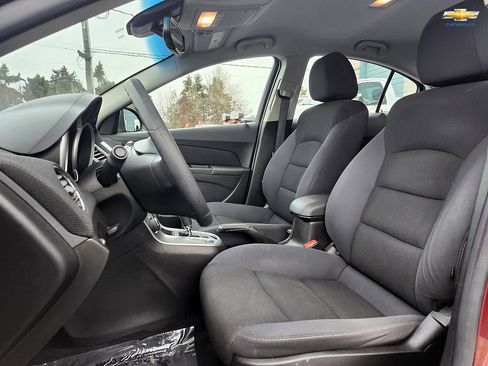 Used 2016 Chevrolet Cruze LT image 9