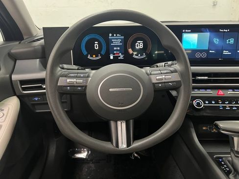 Used 2025 Hyundai Sonata SE FWD image 16