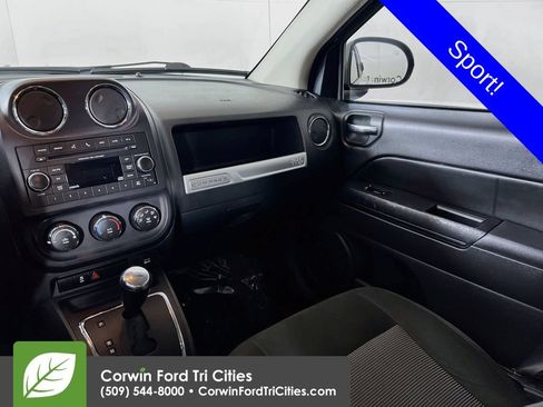 Used 2017 Jeep Compass Sport w/ Power Value Group AWD/4WD image 23