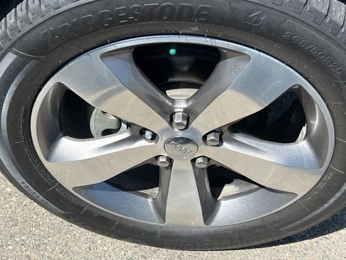 Used 2014 Jeep Grand Cherokee Overland w/ Advanced Technology Group image 15