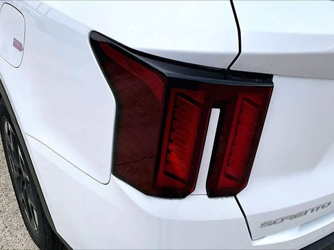Used 2025 Kia Sorento S w/ Panoramic Sunroof Package image 26