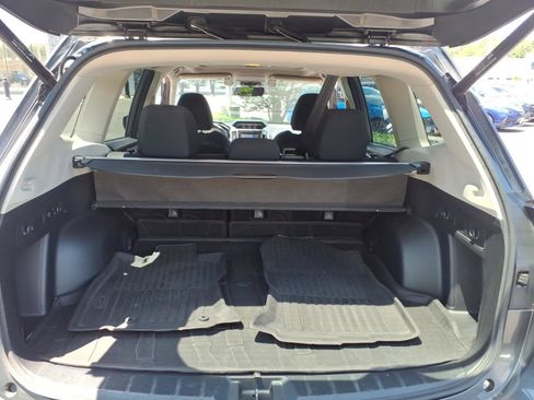 Used 2020 Subaru Forester Premium AWD/4WD image 12