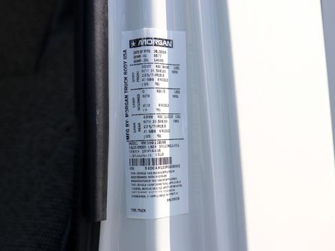 Used 2024 Isuzu NPR image 34