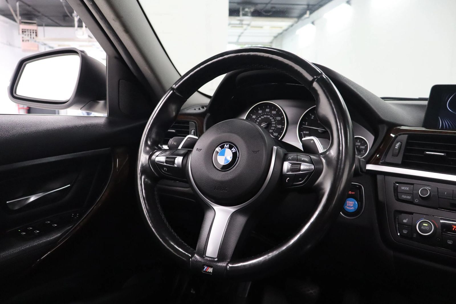 Used 2015 BMW 335i xDrive Sedan AWD/4WD image 30