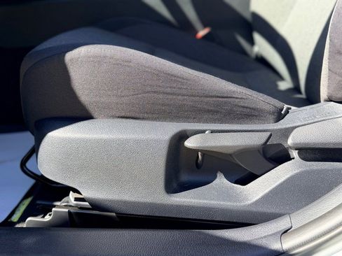 Used 2025 Toyota Camry LE image 9