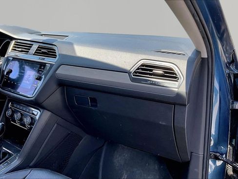 Used 2019 Volkswagen Tiguan SE image 18