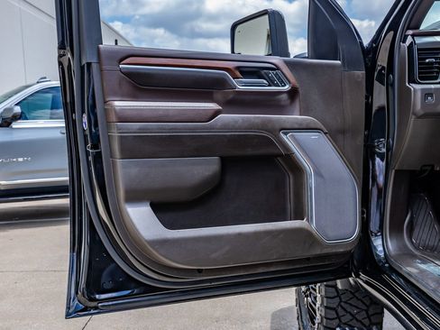 Used 2024 GMC Sierra 3500 Denali w/ Denali Reserve Package AWD/4WD image 37