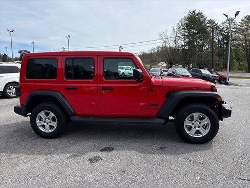 Used 2022 Jeep Wrangler Unlimited Sport w/ Sun And Sound Package AWD/4WD image 3