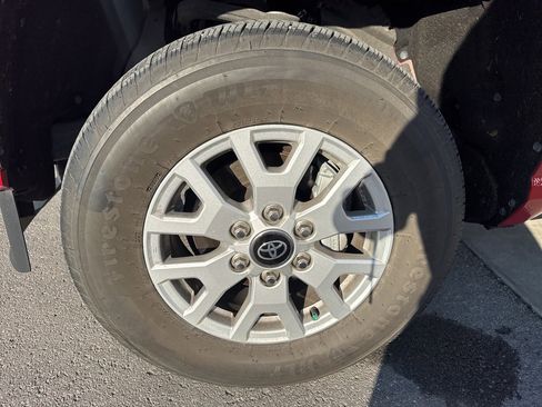 Certified 2025 Toyota Tacoma SR5 image 9