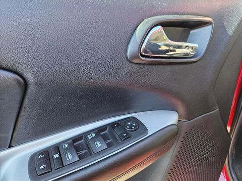 Used 2019 Dodge Journey SE w/ Premium Group image 23