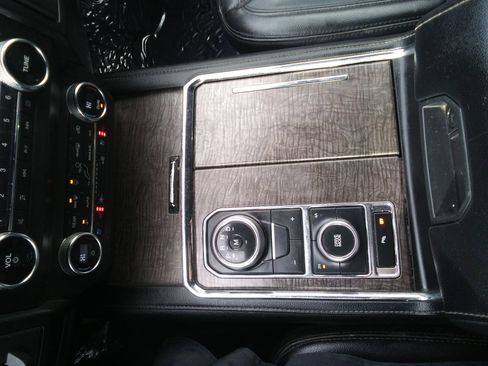 Used 2020 Ford Expedition Max Limited image 22