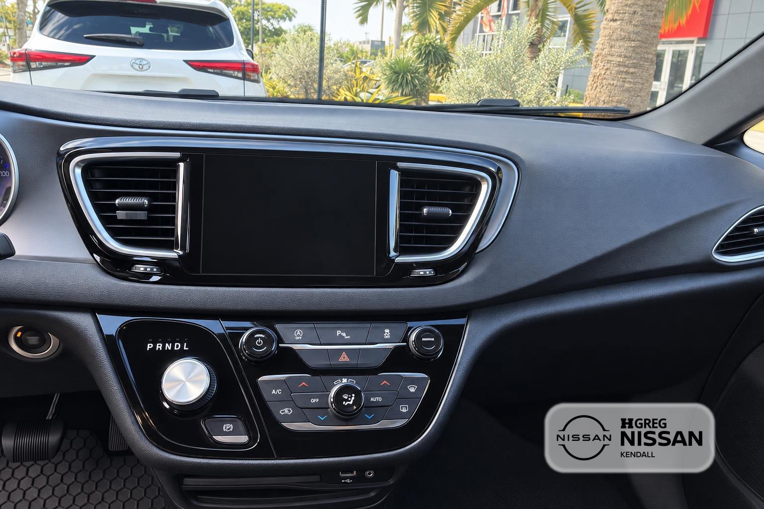 Used 2019 Chrysler Pacifica Touring Plus w/ S Appearance Package FWD image 12