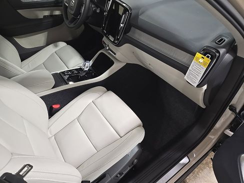 New 2026 Volvo XC40 B5 Ultra w/ Climate Package image 22