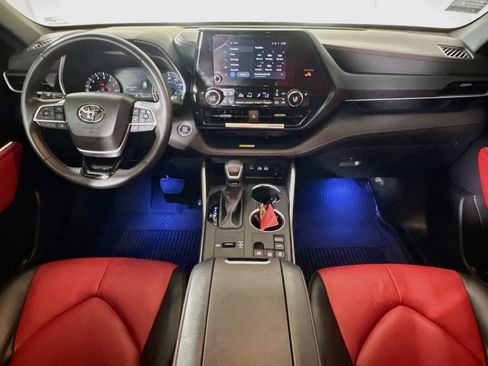 Used 2024 Toyota Highlander XSE FWD image 27