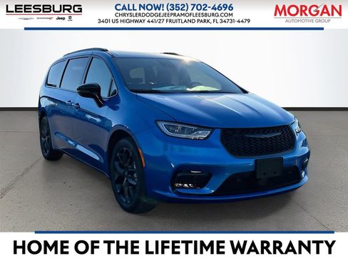 New 2026 Chrysler Pacifica Select w/ S Appearance Package image 1