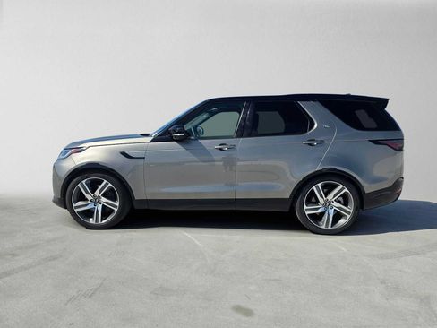 Used 2024 Land Rover Discovery Dynamic SE AWD/4WD image 2