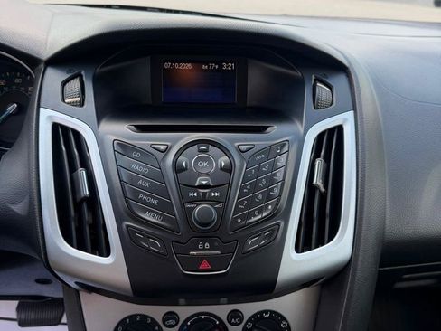 Used 2013 Ford Focus SE w/ SE Winter Pkg FWD image 11