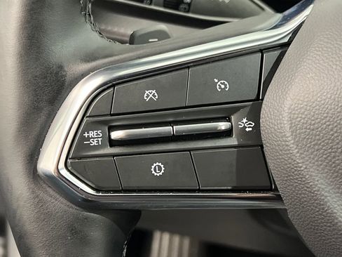 Used 2026 Chevrolet Equinox LT FWD image 38