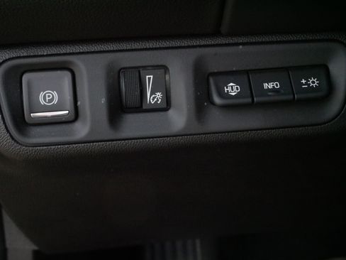 Used 2023 GMC Acadia SLT w/ Elevation Edition image 28