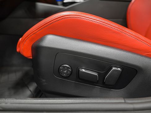 Used 2025 BMW M5 w/ Carbon Package image 14