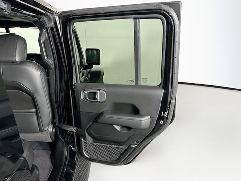 Used 2023 Jeep Wrangler Unlimited Sahara w/ Cold Weather Group AWD/4WD image 28