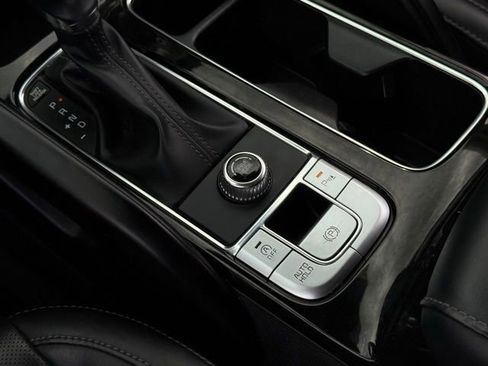 Used 2025 Kia Telluride S FWD image 28