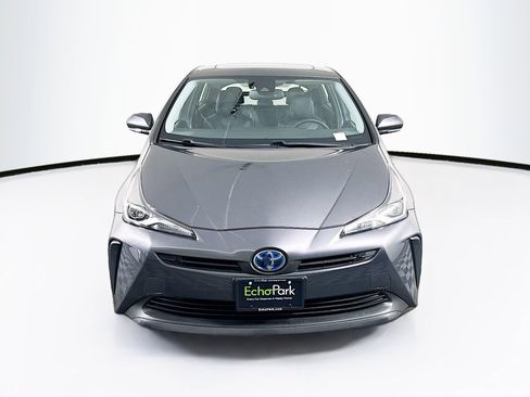 Used 2020 Toyota Prius XLE w/ Premium Convenience Package FWD image 2