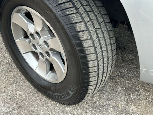 Used 2016 Toyota 4Runner Limited image 40