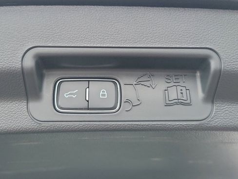 Used 2023 Ford Explorer Limited w/ Limited Technology Package image 10