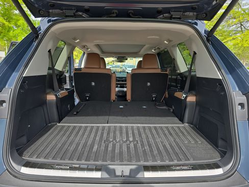 Used 2026 Toyota Grand Highlander Platinum AWD/4WD image 13