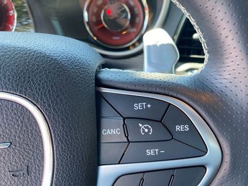 Used 2016 Dodge Challenger SRT Hellcat RWD image 32