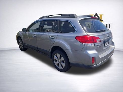Used 2010 Subaru Outback 2.5i Premium AWD/4WD image 5