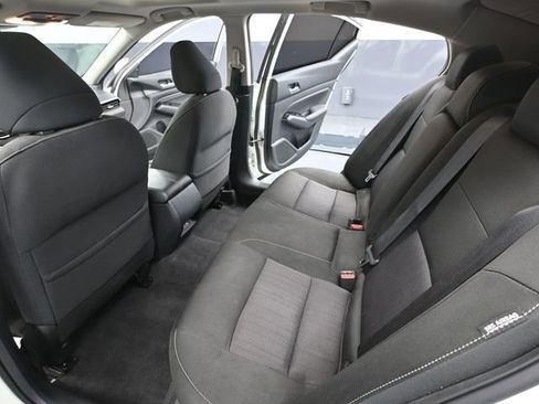 Used 2021 Nissan Altima 2.5 SV w/ SV Premium Package image 39