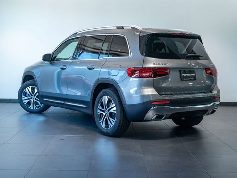 Used 2026 Mercedes-Benz GLB 250 4MATIC image 3