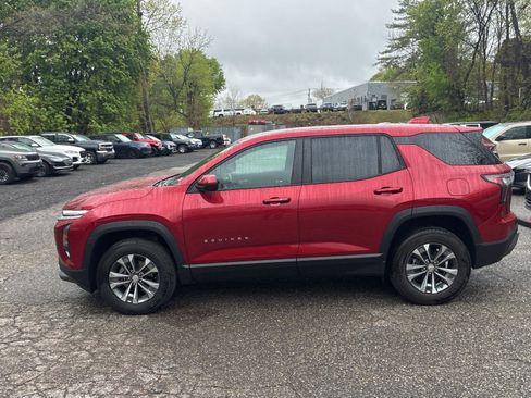 Used 2025 Chevrolet Equinox LT w/ Safety and Technology Package FWD image 2
