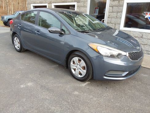 Used 2016 Kia Forte LX w/ LX Popular Package image 2