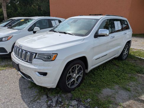 Used 2020 Jeep Grand Cherokee Overland AWD/4WD image 4
