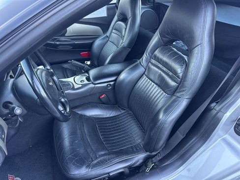 Used 2001 Chevrolet Corvette Coupe w/ Preferred Equipment Group1 image 12