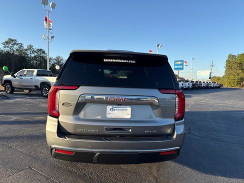 Used 2021 GMC Yukon SLT w/ SLT Luxury Plus Package image 4