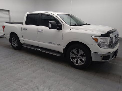 Used 2019 Nissan Titan SV w/ SV Convenience Package RWD image 11