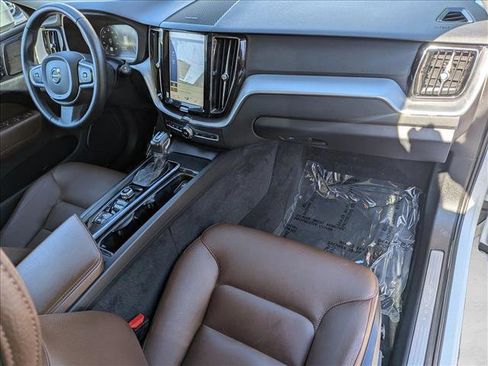 Used 2019 Volvo XC60 T6 Momentum w/ Multimedia Package AWD/4WD image 22