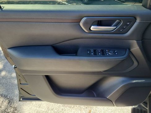 Certified 2025 Nissan Armada SL AWD/4WD image 17