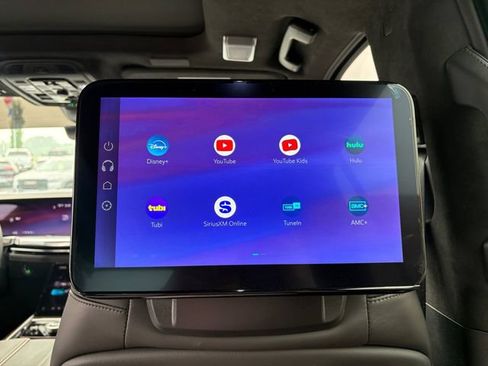 Used 2026 Cadillac Escalade Platinum Sport w/ LPO, ONYX Package AWD/4WD image 17
