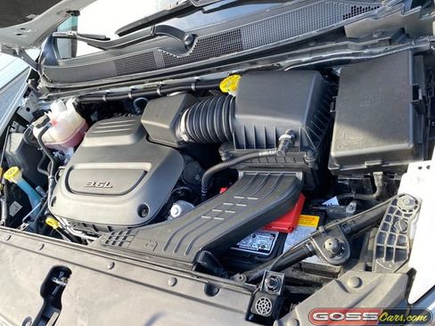 Certified 2024 Chrysler Pacifica Touring-L image 24