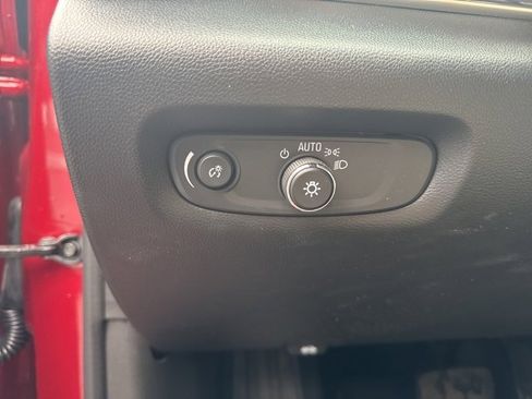 Used 2023 Chevrolet Traverse LT w/ LT Premium Package image 15