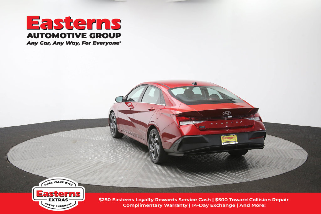 Used 2025 Hyundai Elantra SEL FWD image 68