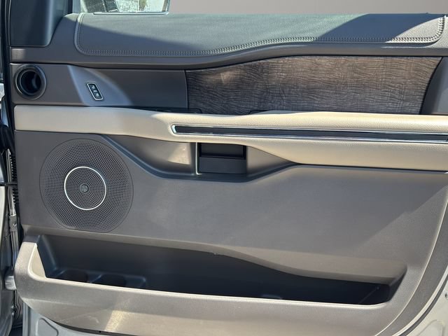 Used 2021 Ford Expedition Limited AWD/4WD image 9