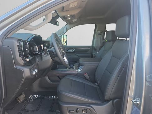 New 2026 GMC Sierra 3500 SLT w/ SLT Premium Package AWD/4WD image 10