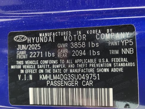 Used 2025 Hyundai Elantra Sport FWD image 33